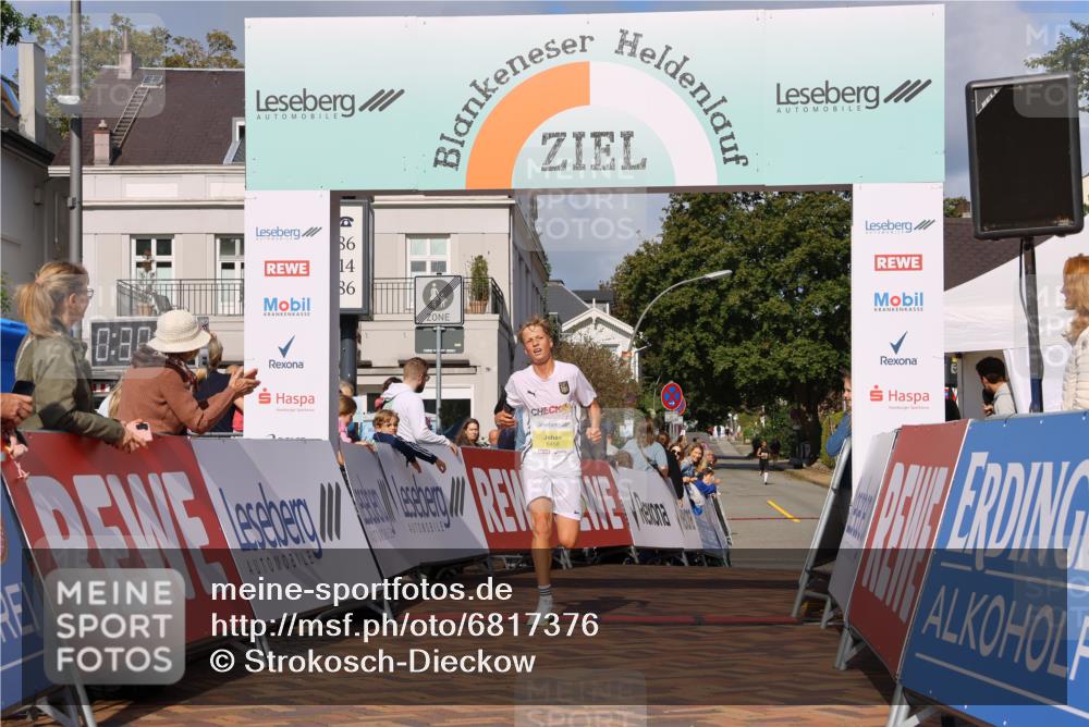 25.08.2024 - 20. Blankeneser Heldenlauf Strokosch-Dieckow http://msf.ph/oto/6817376 25.08.2024 10:15:29 Ziel 6458 meine-sportfotos.de