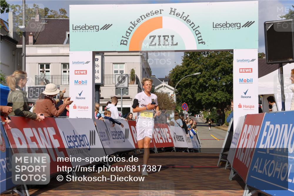 25.08.2024 - 20. Blankeneser Heldenlauf Strokosch-Dieckow http://msf.ph/oto/6817387 25.08.2024 10:15:29 Ziel 6458 meine-sportfotos.de