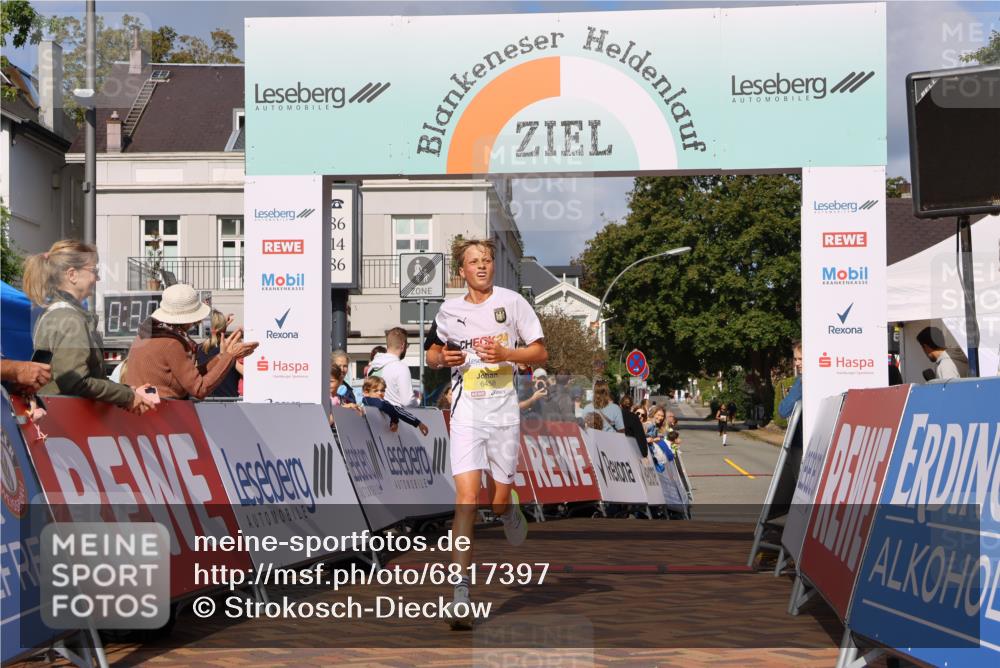 25.08.2024 - 20. Blankeneser Heldenlauf Strokosch-Dieckow http://msf.ph/oto/6817397 25.08.2024 10:15:29 Ziel 6458 meine-sportfotos.de