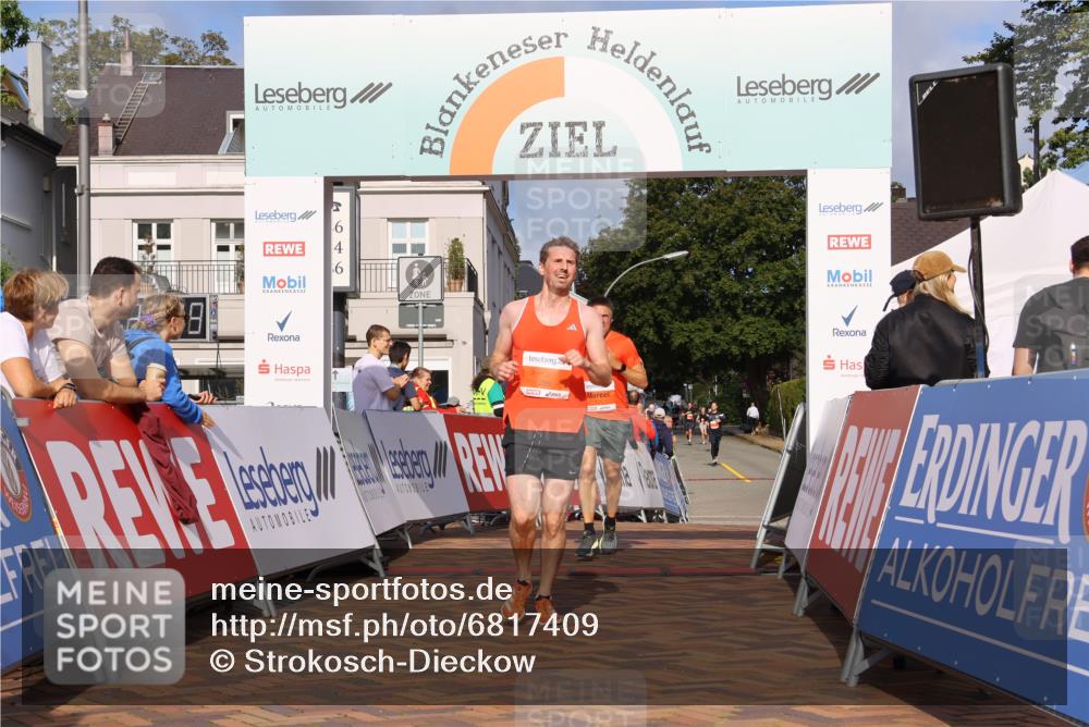 25.08.2024 - 20. Blankeneser Heldenlauf Strokosch-Dieckow http://msf.ph/oto/6817409 25.08.2024 09:41:52 Ziel 105, 121, 288 meine-sportfotos.de