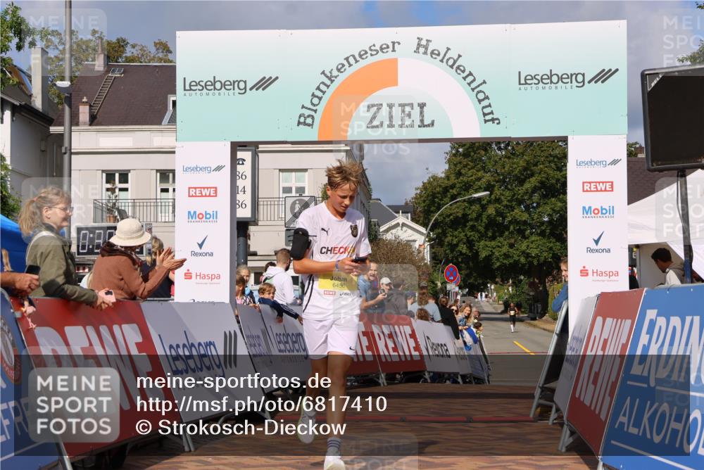 25.08.2024 - 20. Blankeneser Heldenlauf Strokosch-Dieckow http://msf.ph/oto/6817410 25.08.2024 10:15:30 Ziel 6458 meine-sportfotos.de