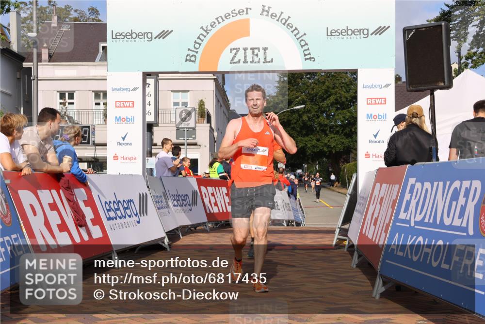 25.08.2024 - 20. Blankeneser Heldenlauf Strokosch-Dieckow http://msf.ph/oto/6817435 25.08.2024 09:41:53 Ziel 105, 121, 288 meine-sportfotos.de