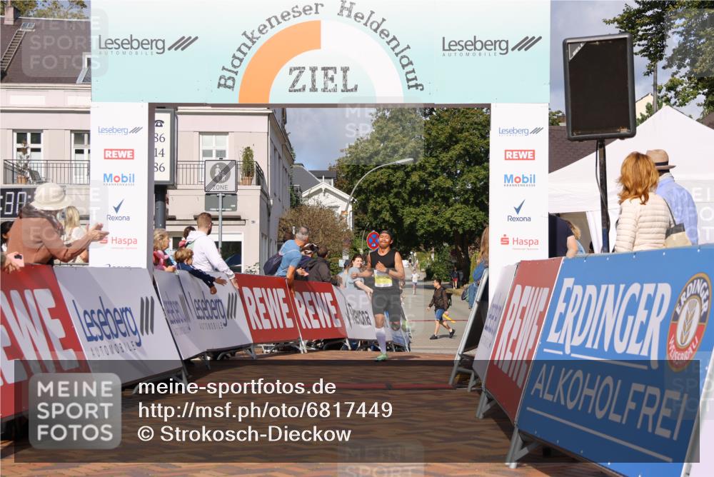 25.08.2024 - 20. Blankeneser Heldenlauf Strokosch-Dieckow http://msf.ph/oto/6817449 25.08.2024 10:15:43 Ziel 6379 meine-sportfotos.de
