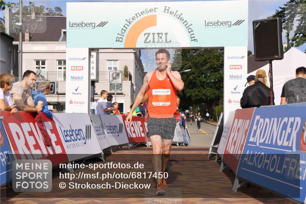 25.08.2024 - 20. Blankeneser Heldenlauf Strokosch-Dieckow http://msf.ph/oto/6817450 25.08.2024 09:41:53 Ziel 105, 121, 288 meine-sportfotos.de
