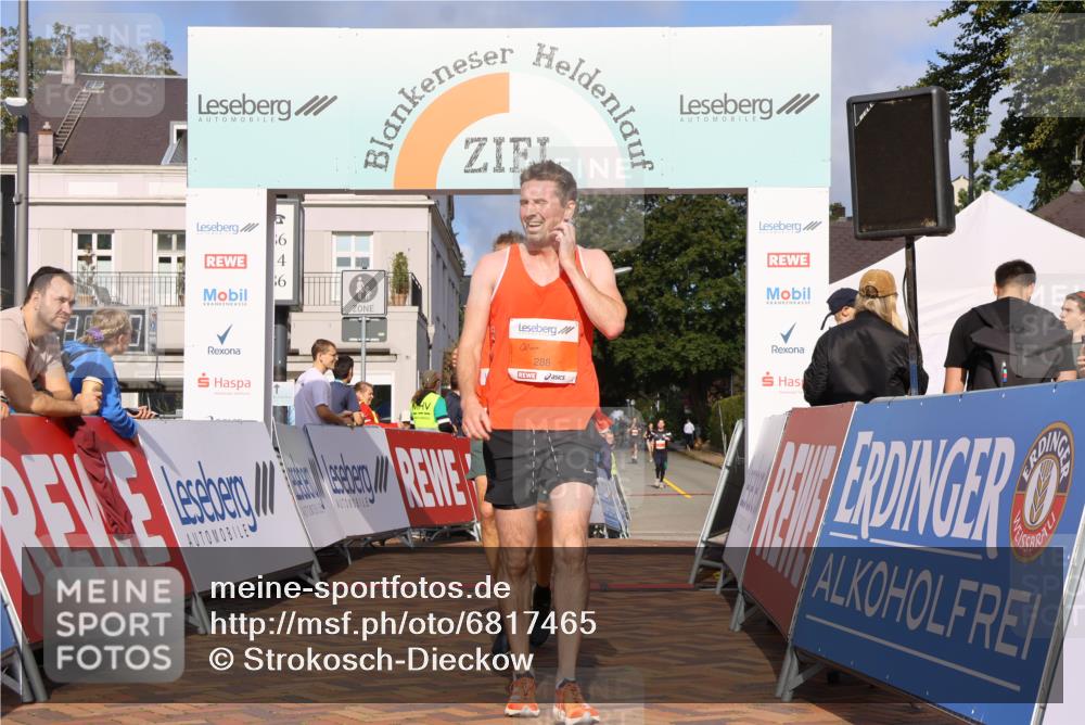 25.08.2024 - 20. Blankeneser Heldenlauf Strokosch-Dieckow http://msf.ph/oto/6817465 25.08.2024 09:41:53 Ziel 105, 121, 288 meine-sportfotos.de