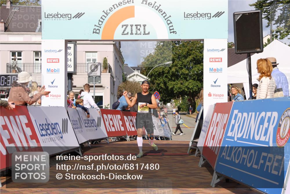 25.08.2024 - 20. Blankeneser Heldenlauf Strokosch-Dieckow http://msf.ph/oto/6817480 25.08.2024 10:15:45 Ziel 6379 meine-sportfotos.de