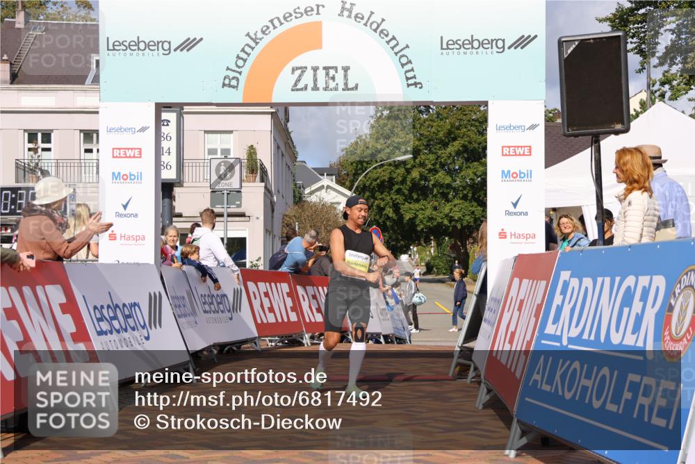 25.08.2024 - 20. Blankeneser Heldenlauf Strokosch-Dieckow http://msf.ph/oto/6817492 25.08.2024 10:15:45 Ziel 6379 meine-sportfotos.de