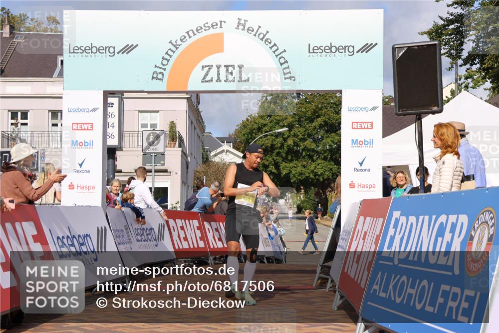 25.08.2024 - 20. Blankeneser Heldenlauf Strokosch-Dieckow http://msf.ph/oto/6817506 25.08.2024 10:15:45 Ziel 6379 meine-sportfotos.de