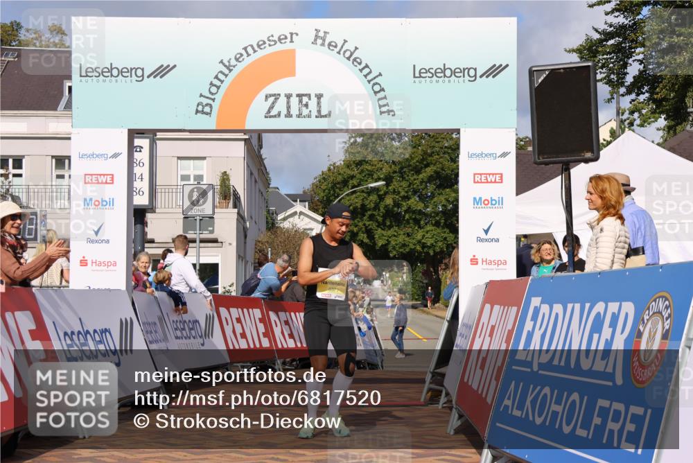 25.08.2024 - 20. Blankeneser Heldenlauf Strokosch-Dieckow http://msf.ph/oto/6817520 25.08.2024 10:15:46 Ziel 6379 meine-sportfotos.de