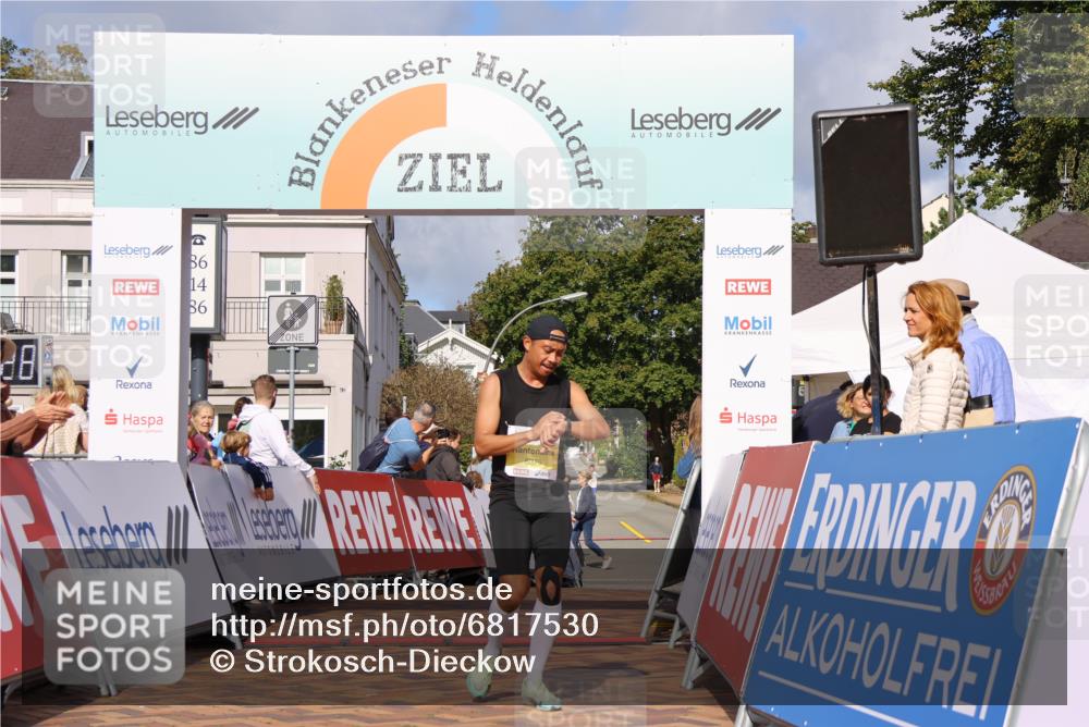25.08.2024 - 20. Blankeneser Heldenlauf Strokosch-Dieckow http://msf.ph/oto/6817530 25.08.2024 10:15:46 Ziel 6379 meine-sportfotos.de