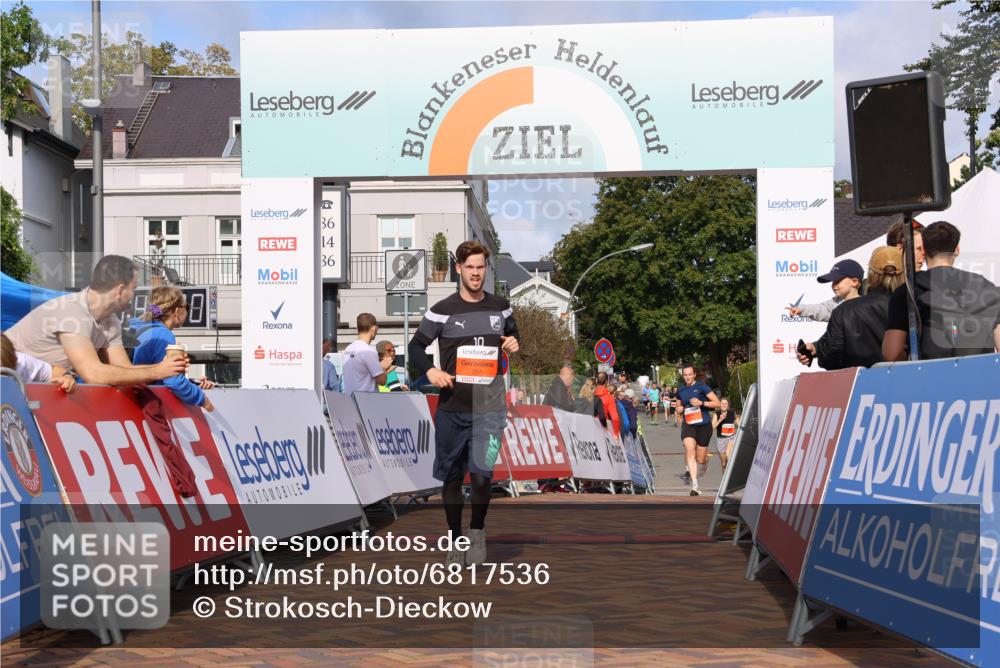 25.08.2024 - 20. Blankeneser Heldenlauf Strokosch-Dieckow http://msf.ph/oto/6817536 25.08.2024 09:42:04 Ziel 115, 134, 255 meine-sportfotos.de