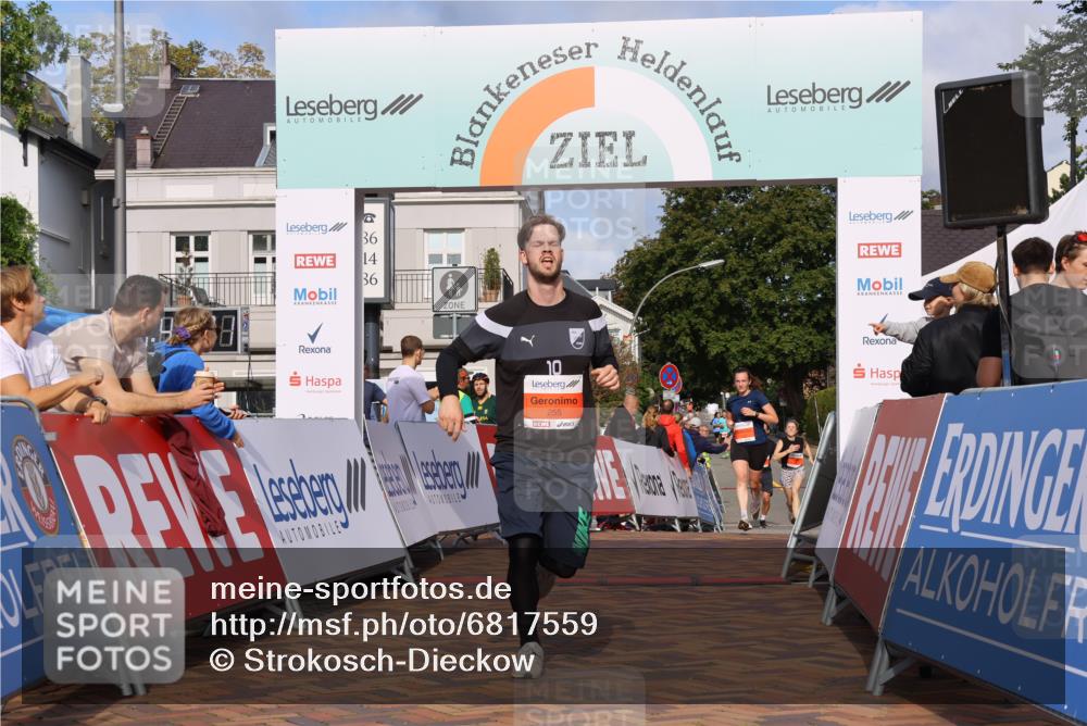 25.08.2024 - 20. Blankeneser Heldenlauf Strokosch-Dieckow http://msf.ph/oto/6817559 25.08.2024 09:42:04 Ziel 115, 134, 255 meine-sportfotos.de