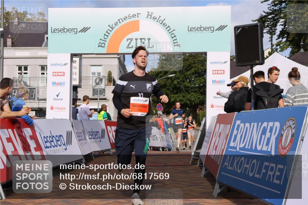 25.08.2024 - 20. Blankeneser Heldenlauf Strokosch-Dieckow http://msf.ph/oto/6817569 25.08.2024 09:42:05 Ziel 115, 134, 255 meine-sportfotos.de