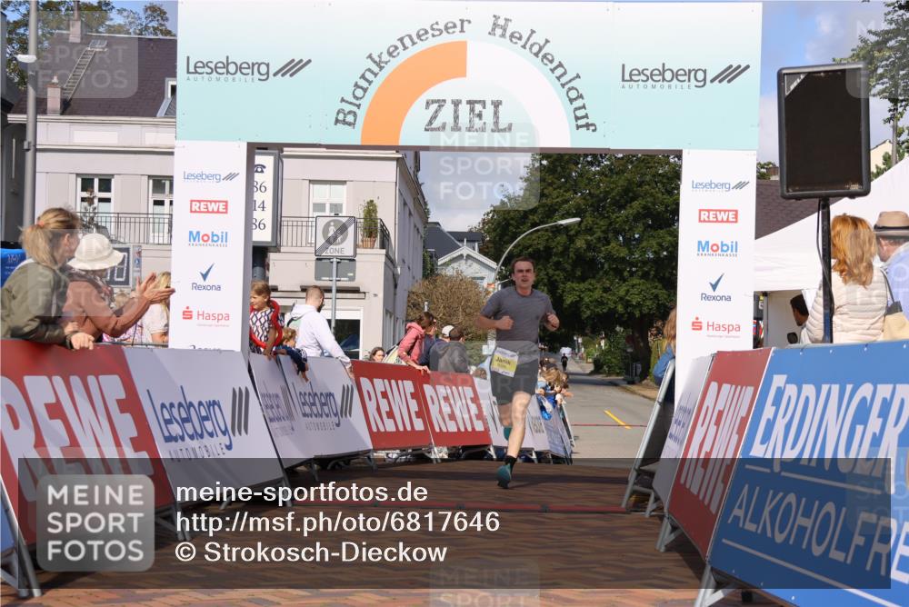 25.08.2024 - 20. Blankeneser Heldenlauf Strokosch-Dieckow http://msf.ph/oto/6817646 25.08.2024 10:16:28 Ziel 6399 meine-sportfotos.de