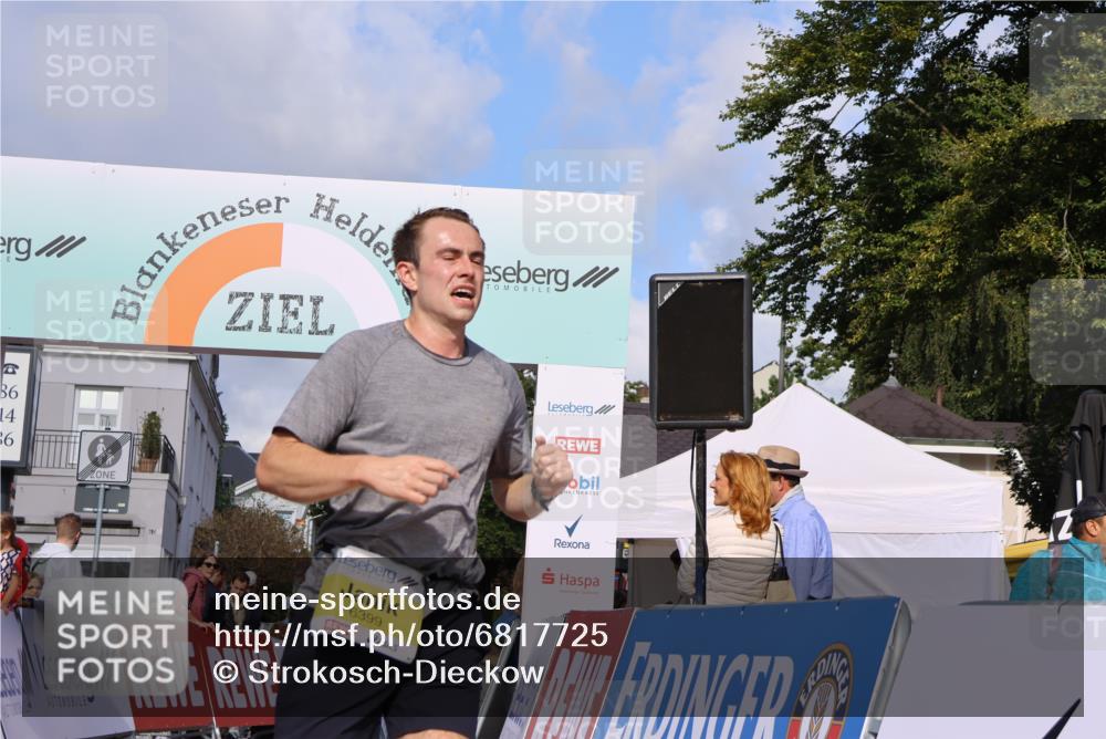 25.08.2024 - 20. Blankeneser Heldenlauf Strokosch-Dieckow http://msf.ph/oto/6817725 25.08.2024 10:16:31 Ziel 6399 meine-sportfotos.de
