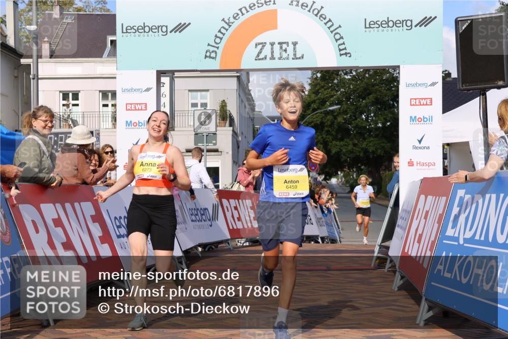 25.08.2024 - 20. Blankeneser Heldenlauf Strokosch-Dieckow http://msf.ph/oto/6817896 25.08.2024 10:17:22 Ziel 6273, 6457, 6459 meine-sportfotos.de