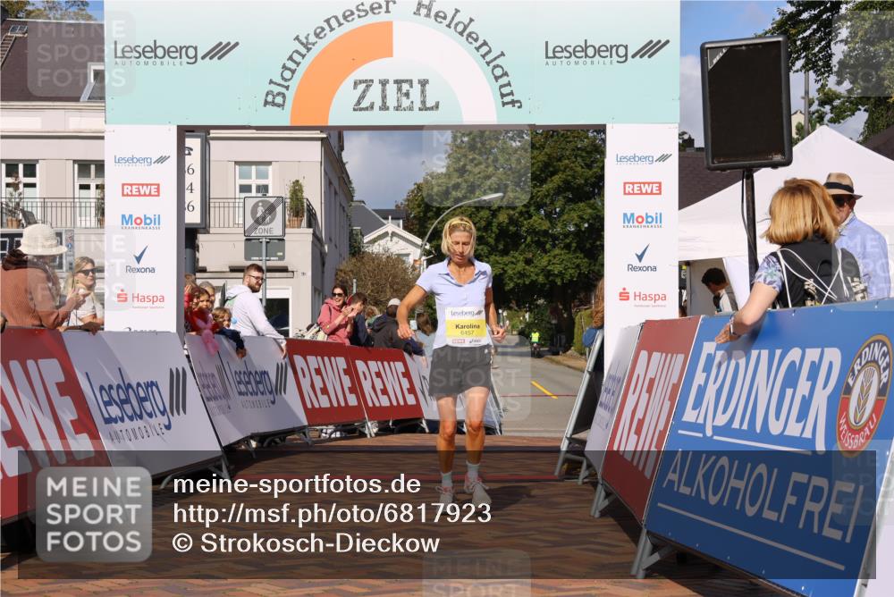 25.08.2024 - 20. Blankeneser Heldenlauf Strokosch-Dieckow http://msf.ph/oto/6817923 25.08.2024 10:17:25 Ziel 6273, 6457, 6459 meine-sportfotos.de