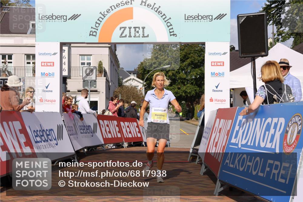 25.08.2024 - 20. Blankeneser Heldenlauf Strokosch-Dieckow http://msf.ph/oto/6817938 25.08.2024 10:17:25 Ziel 6273, 6457, 6459 meine-sportfotos.de