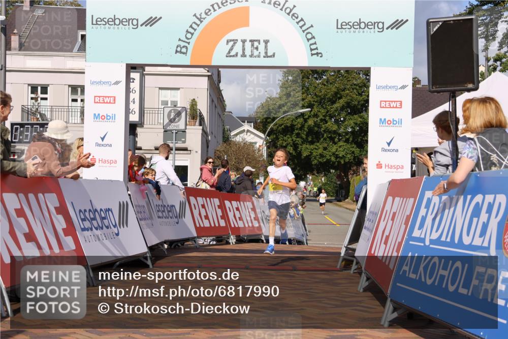 25.08.2024 - 20. Blankeneser Heldenlauf Strokosch-Dieckow http://msf.ph/oto/6817990 25.08.2024 10:17:58 Ziel 6527 meine-sportfotos.de