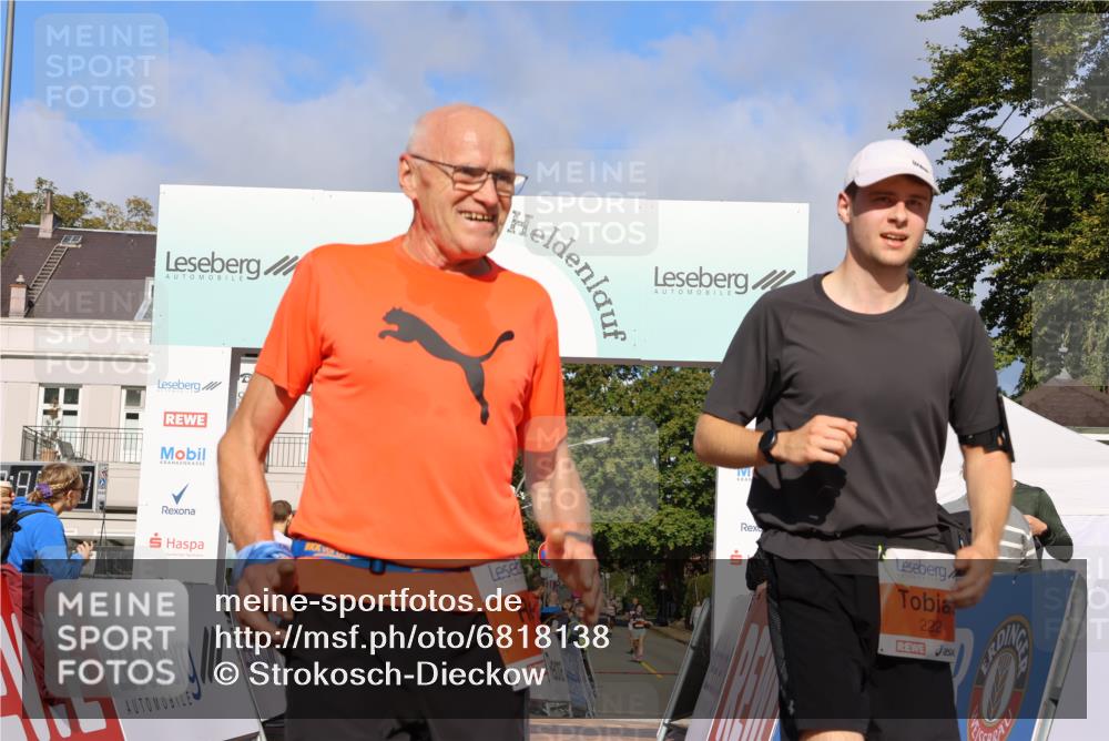 25.08.2024 - 20. Blankeneser Heldenlauf Strokosch-Dieckow http://msf.ph/oto/6818138 25.08.2024 09:42:54 Ziel 142, 191, 222 meine-sportfotos.de