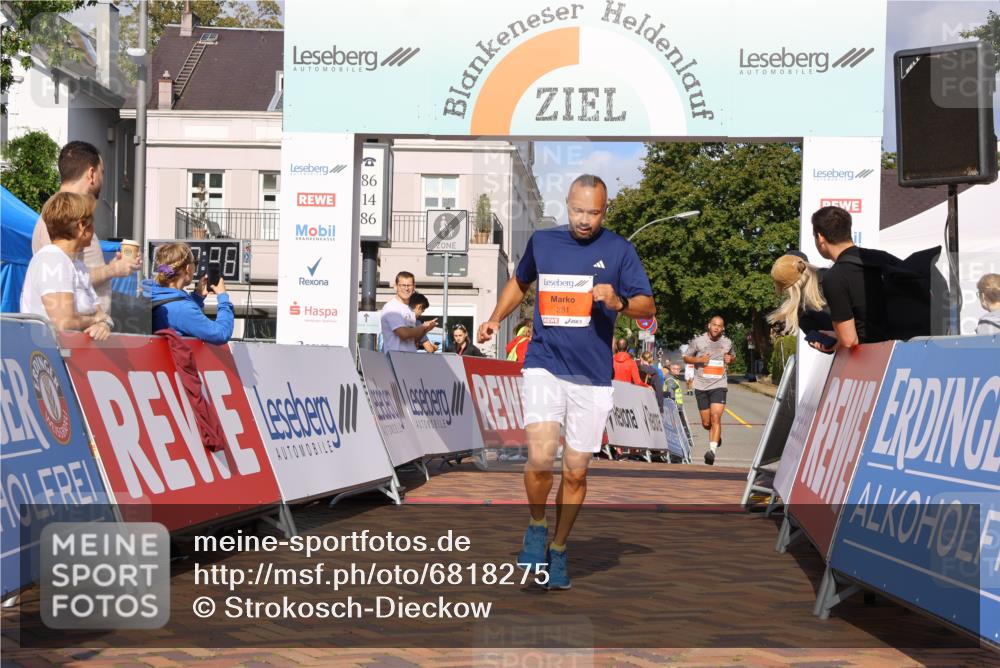 25.08.2024 - 20. Blankeneser Heldenlauf Strokosch-Dieckow http://msf.ph/oto/6818275 25.08.2024 09:43:09 Ziel 193, 272, 281 meine-sportfotos.de