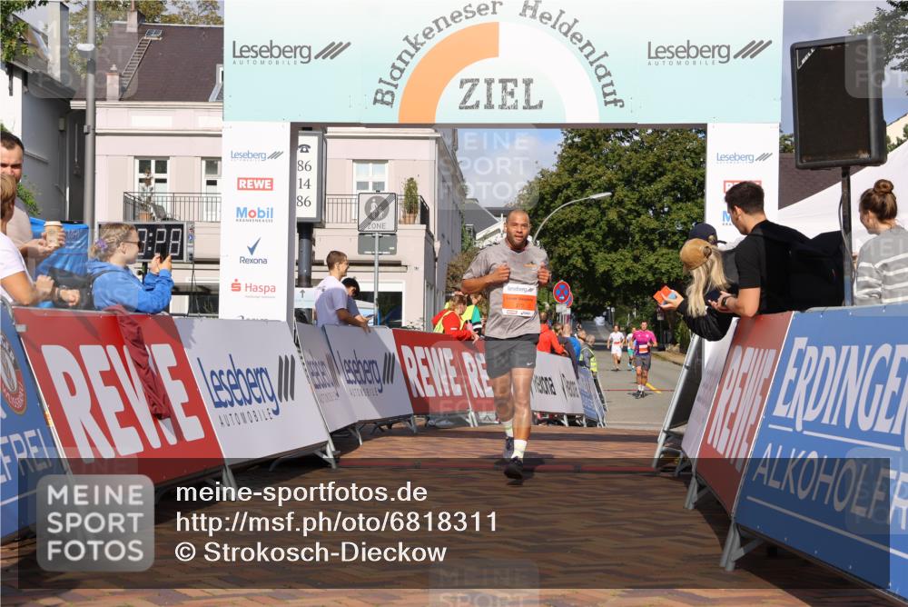 25.08.2024 - 20. Blankeneser Heldenlauf Strokosch-Dieckow http://msf.ph/oto/6818311 25.08.2024 09:43:12 Ziel 193, 272, 281 meine-sportfotos.de