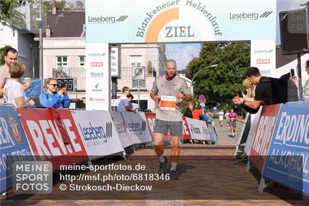 25.08.2024 - 20. Blankeneser Heldenlauf Strokosch-Dieckow http://msf.ph/oto/6818346 25.08.2024 09:43:13 Ziel 193, 272, 281 meine-sportfotos.de