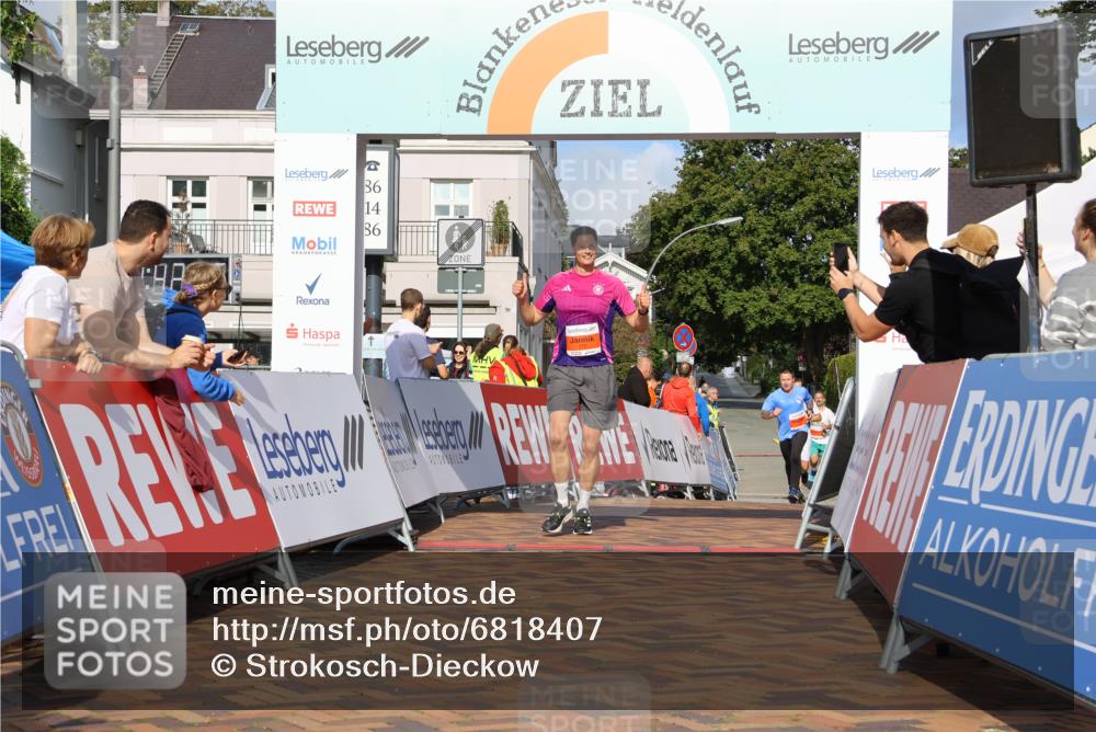 25.08.2024 - 20. Blankeneser Heldenlauf Strokosch-Dieckow http://msf.ph/oto/6818407 25.08.2024 09:43:19 Ziel 113, 170, 272 meine-sportfotos.de