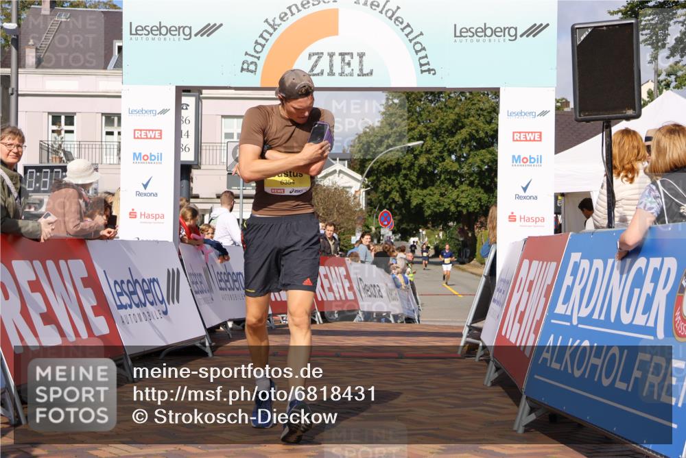 25.08.2024 - 20. Blankeneser Heldenlauf Strokosch-Dieckow http://msf.ph/oto/6818431 25.08.2024 10:18:37 Ziel 6354, 6410 meine-sportfotos.de