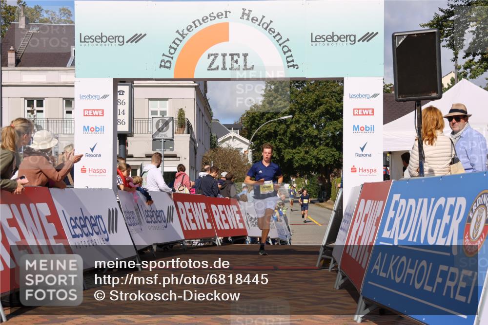 25.08.2024 - 20. Blankeneser Heldenlauf Strokosch-Dieckow http://msf.ph/oto/6818445 25.08.2024 10:18:46 Ziel 6185 meine-sportfotos.de