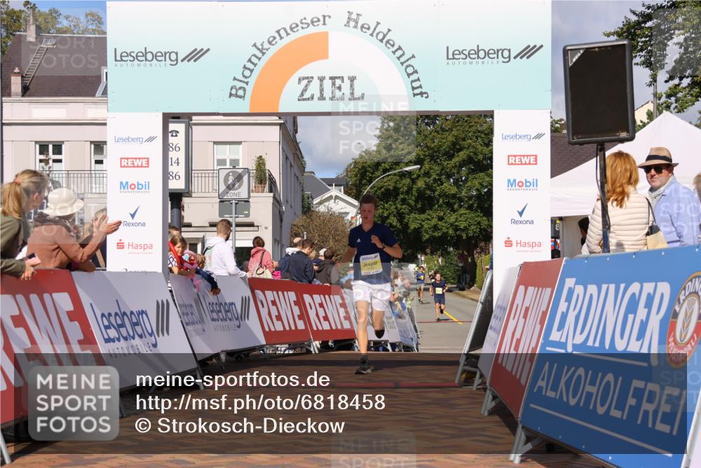 25.08.2024 - 20. Blankeneser Heldenlauf Strokosch-Dieckow http://msf.ph/oto/6818458 25.08.2024 10:18:47 Ziel 6185 meine-sportfotos.de