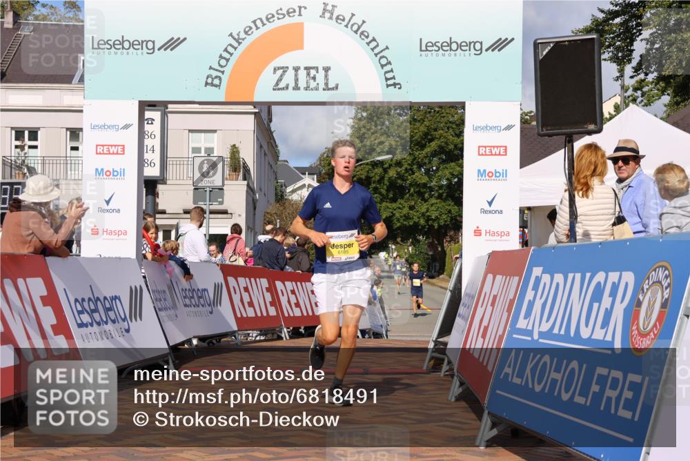 25.08.2024 - 20. Blankeneser Heldenlauf Strokosch-Dieckow http://msf.ph/oto/6818491 25.08.2024 10:18:48 Ziel 6185 meine-sportfotos.de