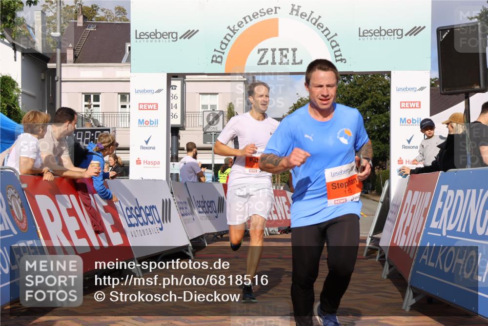 25.08.2024 - 20. Blankeneser Heldenlauf Strokosch-Dieckow http://msf.ph/oto/6818516 25.08.2024 09:43:25 Ziel 113, 170, 274, 275 meine-sportfotos.de