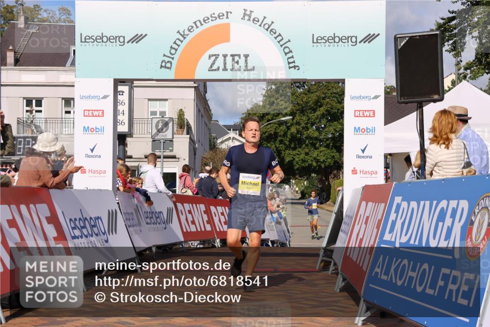 25.08.2024 - 20. Blankeneser Heldenlauf Strokosch-Dieckow http://msf.ph/oto/6818541 25.08.2024 10:18:55 Ziel 6185, 6412 meine-sportfotos.de