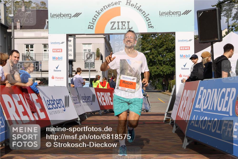 25.08.2024 - 20. Blankeneser Heldenlauf Strokosch-Dieckow http://msf.ph/oto/6818575 25.08.2024 09:43:27 Ziel 113, 170, 274, 275 meine-sportfotos.de