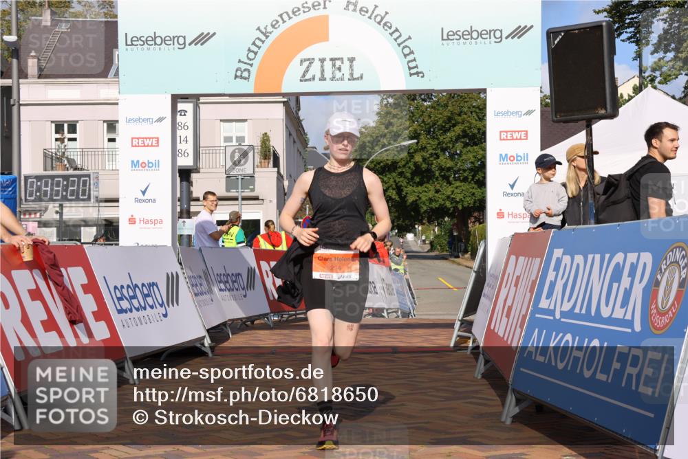 25.08.2024 - 20. Blankeneser Heldenlauf Strokosch-Dieckow http://msf.ph/oto/6818650 25.08.2024 09:43:53 Ziel 254 meine-sportfotos.de