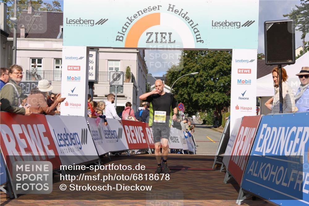 25.08.2024 - 20. Blankeneser Heldenlauf Strokosch-Dieckow http://msf.ph/oto/6818678 25.08.2024 10:19:10 Ziel 6216 meine-sportfotos.de