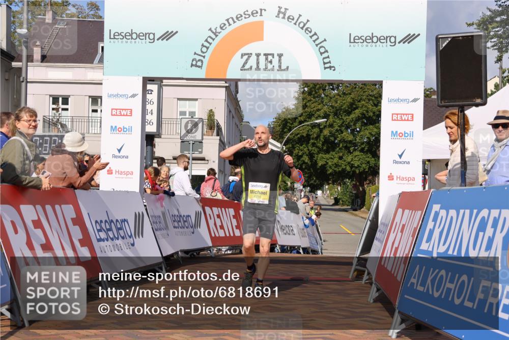 25.08.2024 - 20. Blankeneser Heldenlauf Strokosch-Dieckow http://msf.ph/oto/6818691 25.08.2024 10:19:10 Ziel 6216 meine-sportfotos.de