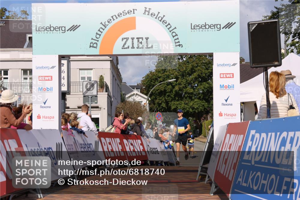 25.08.2024 - 20. Blankeneser Heldenlauf Strokosch-Dieckow http://msf.ph/oto/6818740 25.08.2024 10:19:42 Ziel 6514 meine-sportfotos.de