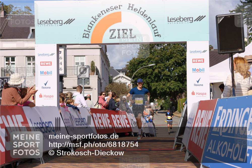 25.08.2024 - 20. Blankeneser Heldenlauf Strokosch-Dieckow http://msf.ph/oto/6818754 25.08.2024 10:19:43 Ziel 6514 meine-sportfotos.de