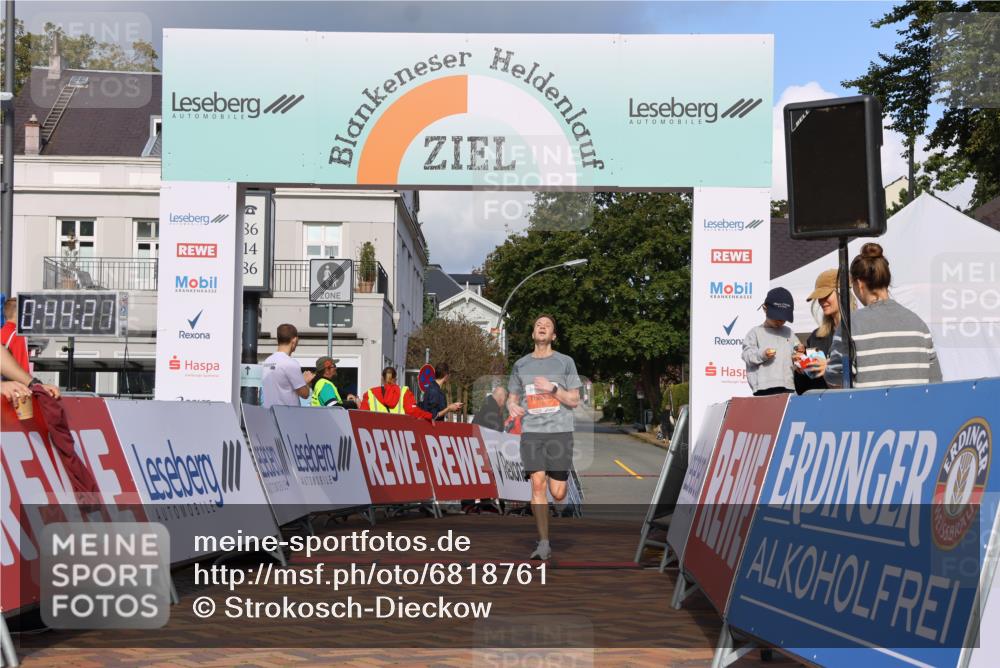 25.08.2024 - 20. Blankeneser Heldenlauf Strokosch-Dieckow http://msf.ph/oto/6818761 25.08.2024 09:44:54 Ziel 159 meine-sportfotos.de