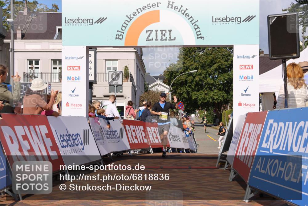 25.08.2024 - 20. Blankeneser Heldenlauf Strokosch-Dieckow http://msf.ph/oto/6818836 25.08.2024 10:19:49 Ziel 6008, 6514 meine-sportfotos.de