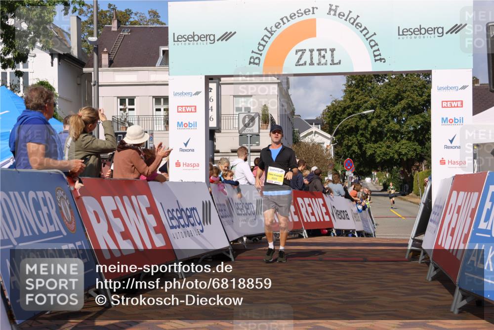 25.08.2024 - 20. Blankeneser Heldenlauf Strokosch-Dieckow http://msf.ph/oto/6818859 25.08.2024 10:19:51 Ziel 6008, 6514 meine-sportfotos.de