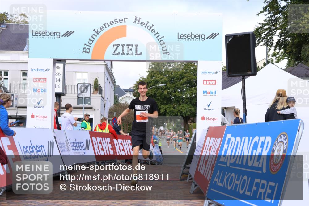 25.08.2024 - 20. Blankeneser Heldenlauf Strokosch-Dieckow http://msf.ph/oto/6818911 25.08.2024 09:45:38 Ziel 150, 173, 247 meine-sportfotos.de