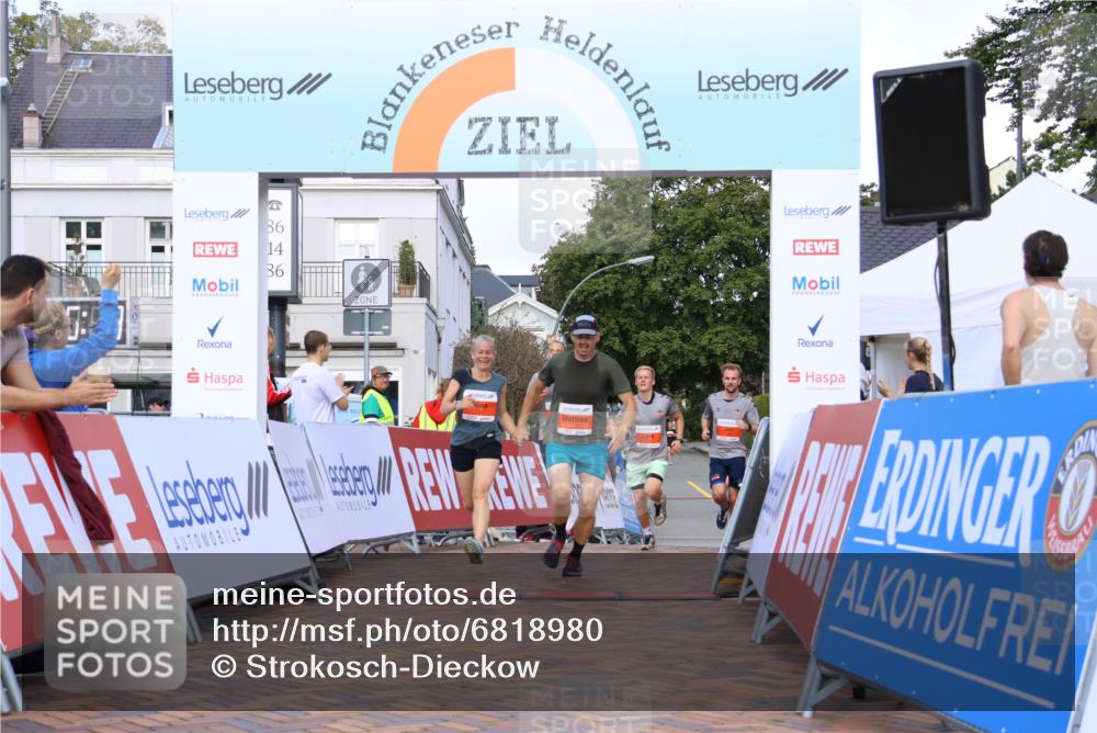 25.08.2024 - 20. Blankeneser Heldenlauf Strokosch-Dieckow http://msf.ph/oto/6818980 25.08.2024 09:45:47 Ziel 101, 171, 266, 271, 273 meine-sportfotos.de
