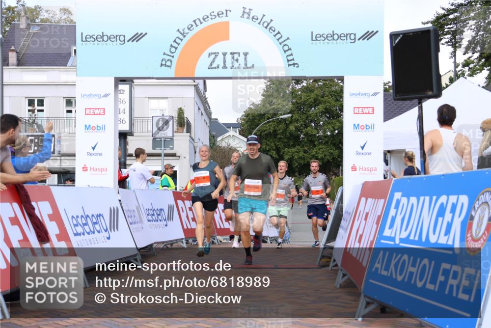 25.08.2024 - 20. Blankeneser Heldenlauf Strokosch-Dieckow http://msf.ph/oto/6818989 25.08.2024 09:45:47 Ziel 101, 171, 266, 271, 273 meine-sportfotos.de
