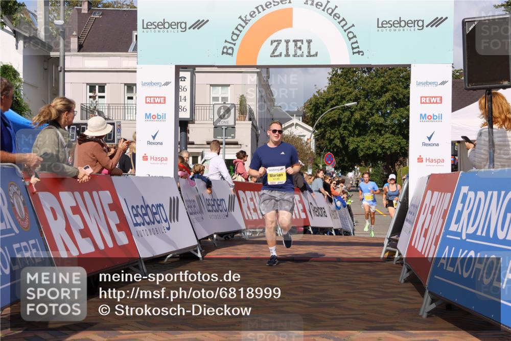 25.08.2024 - 20. Blankeneser Heldenlauf Strokosch-Dieckow http://msf.ph/oto/6818999 25.08.2024 10:20:36 Ziel 6148, 6207, 6293, 6513 meine-sportfotos.de