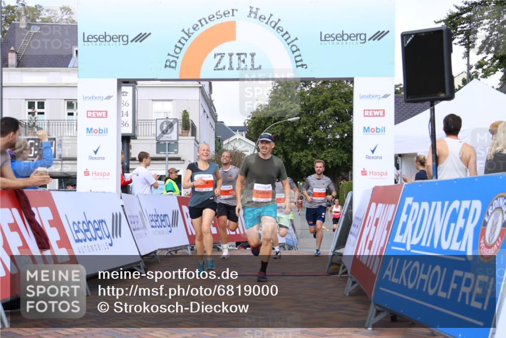 25.08.2024 - 20. Blankeneser Heldenlauf Strokosch-Dieckow http://msf.ph/oto/6819000 25.08.2024 09:45:47 Ziel 101, 171, 266, 271, 273 meine-sportfotos.de
