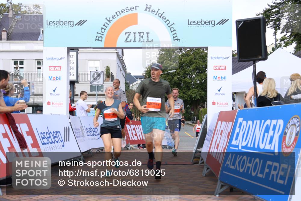 25.08.2024 - 20. Blankeneser Heldenlauf Strokosch-Dieckow http://msf.ph/oto/6819025 25.08.2024 09:45:48 Ziel 101, 171, 266, 271, 273 meine-sportfotos.de