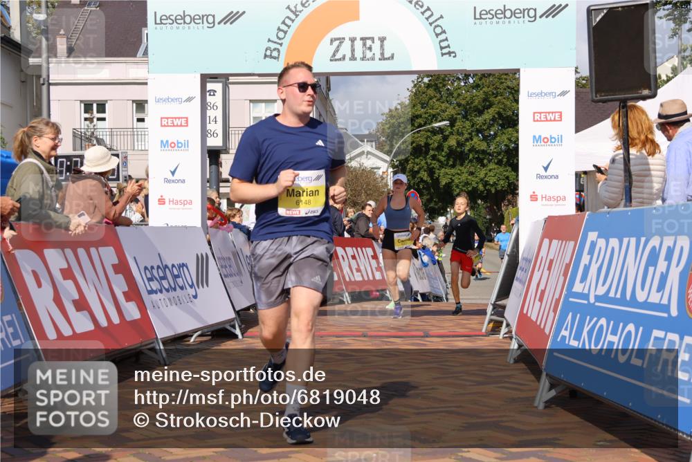 25.08.2024 - 20. Blankeneser Heldenlauf Strokosch-Dieckow http://msf.ph/oto/6819048 25.08.2024 10:20:37 Ziel 6148, 6207, 6293, 6513 meine-sportfotos.de